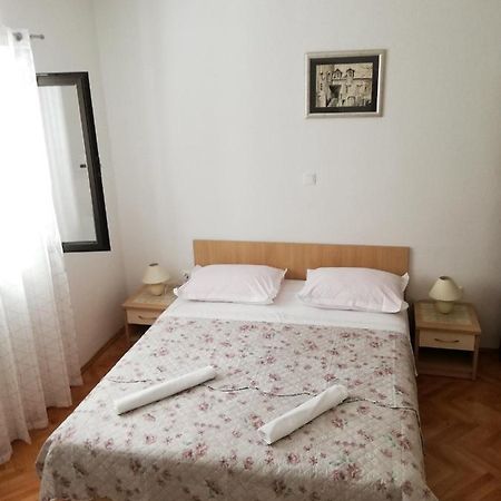 Apartments Aniko Saric Tučepi المظهر الخارجي الصورة