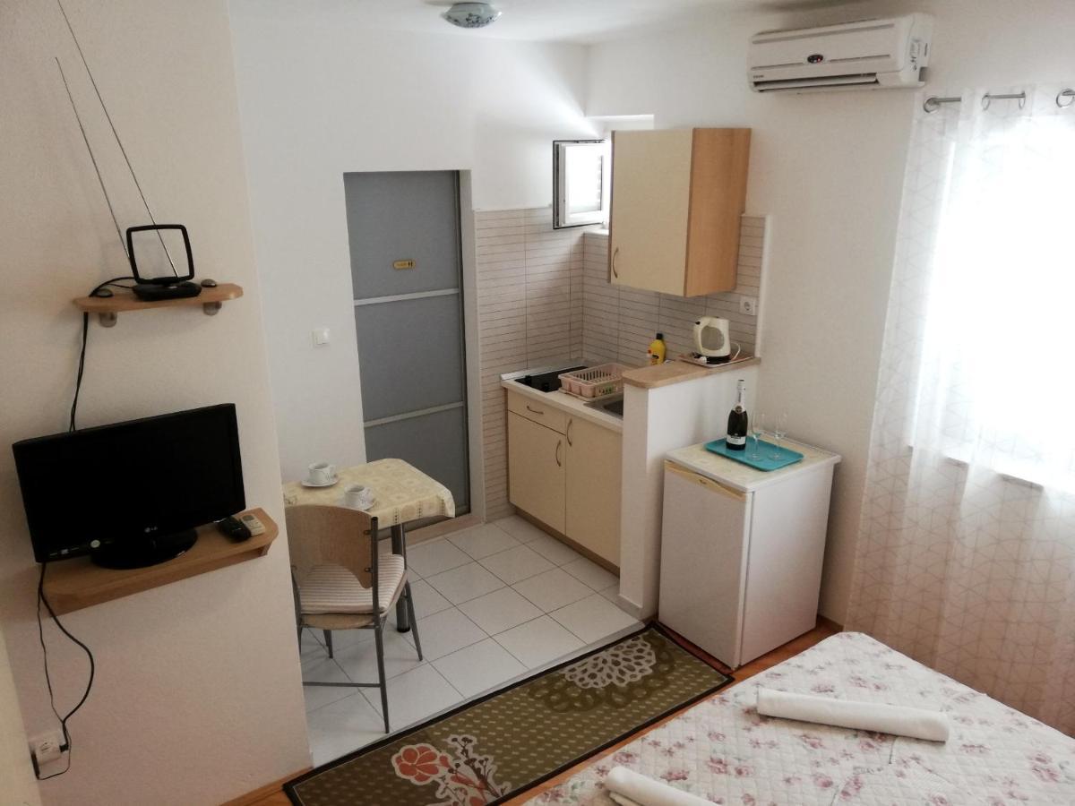 Apartments Aniko Saric Tučepi المظهر الخارجي الصورة