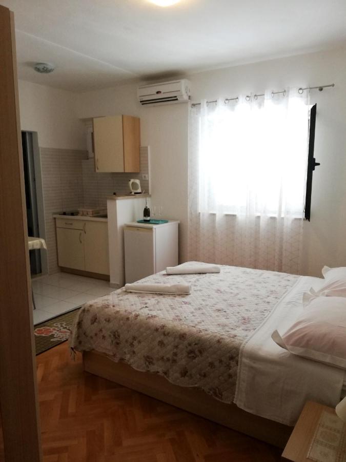 Apartments Aniko Saric Tučepi المظهر الخارجي الصورة